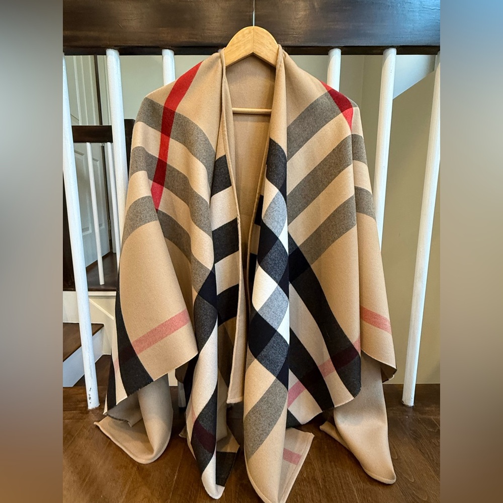 Authentic Burberry Charlotte Reversible Solid to Check Wool Cape